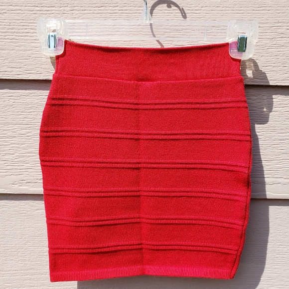 ❤️Hera Red Stretch Ribbed Mini Pencil Skirt - Picture 6 of 8